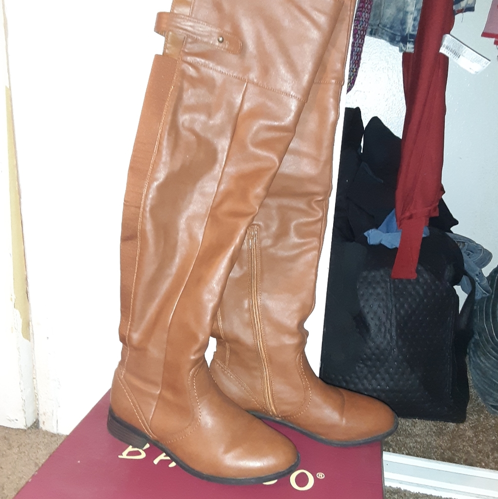 Boots - Picture 2 of 3